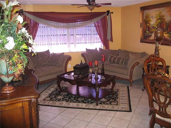 4th image of 403 SW 148th Ave APT 13B