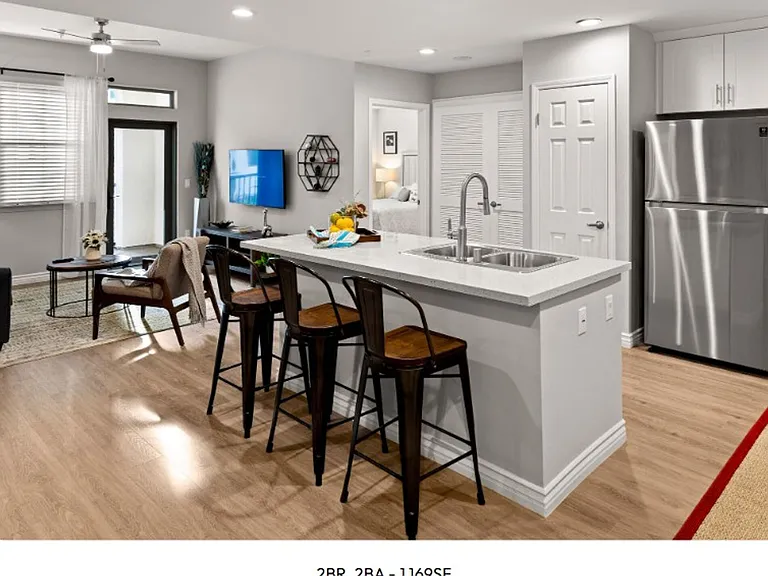 Centerpointe at Market Apartments - 3145 Market Street Riverside CA 92501 — Photo 31