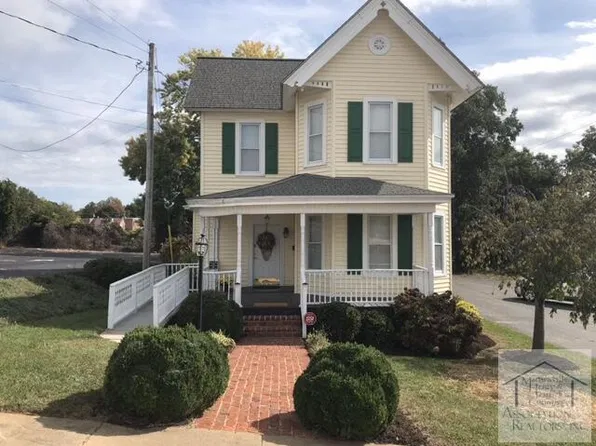 21 Ellsworth St, Martinsville, VA 24112