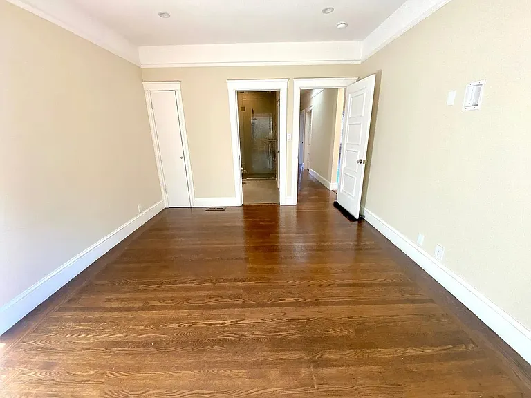 639 Bosworth St — Photo 17