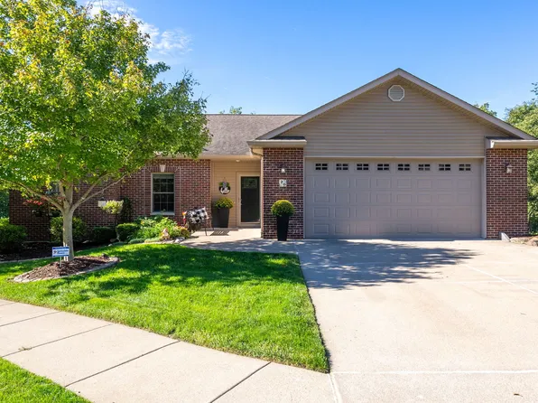 20 Musket Ct, Le Claire, IA 52753