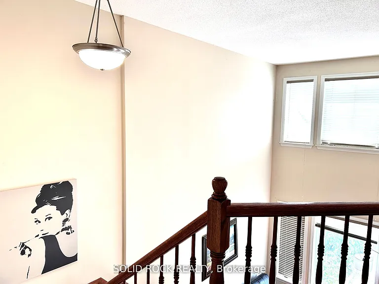 66 Madelon Dr — Photo 18