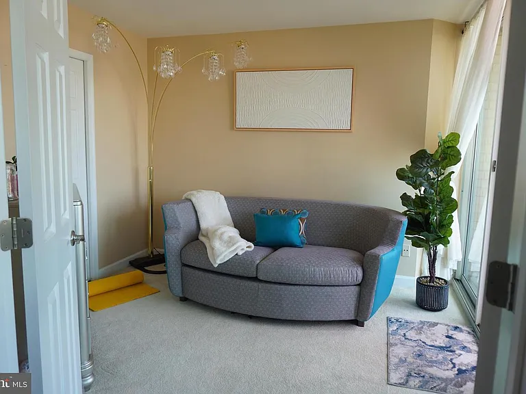 100 Harborview #611 — Photo 25