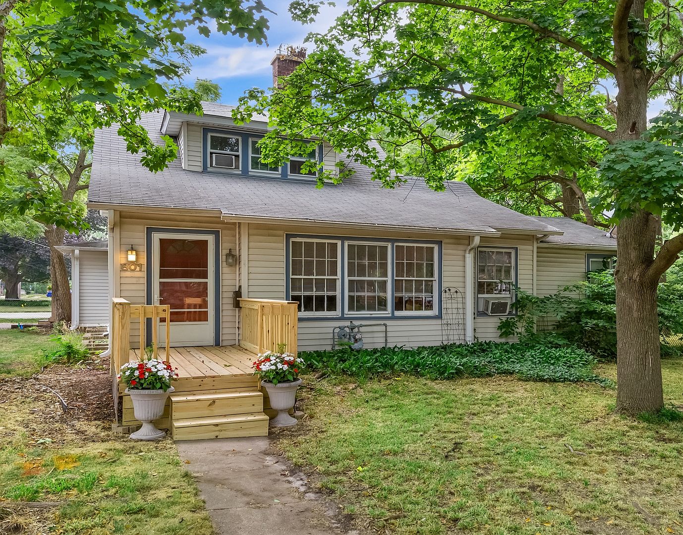 801 N 7th St, Dekalb, IL 60115 Zillow