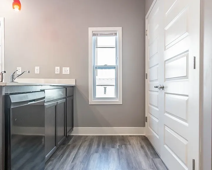 221 E Kirkwood Ave — Photo 20