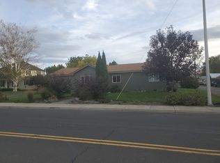 310 E Charron Rd, Moxee, WA 98936