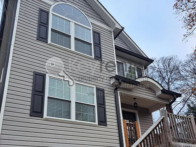 3583 Crompton St — Photo 2