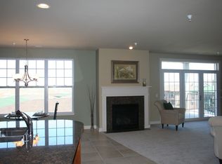 9225 Crosswinds Ln APT 302, Madison, WI 53593