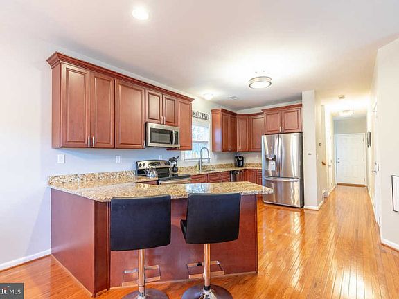 3rd image of 513 Lincoln Ave