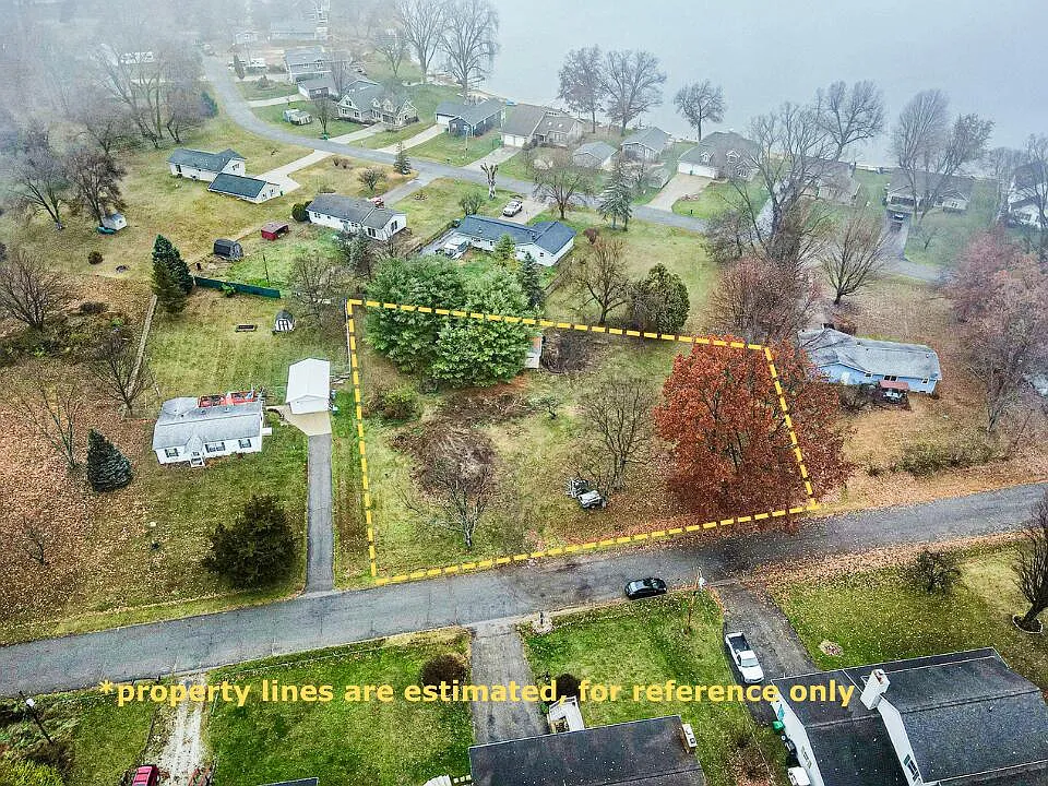 18 & 19 Elizabeth Dr photo 1