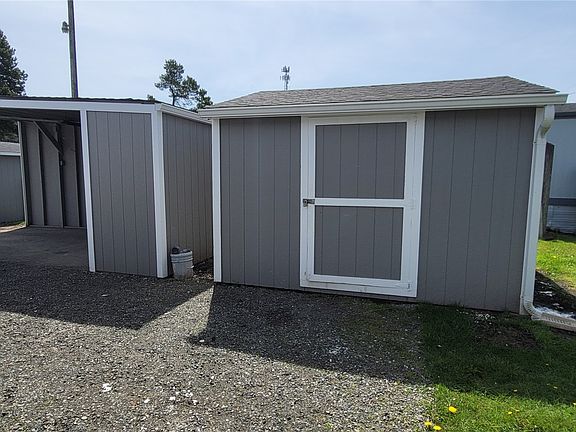 4th image of 6201 203rd Avenue #4