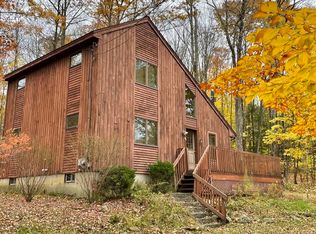 65 Elk Dr, Lee, MA 01238