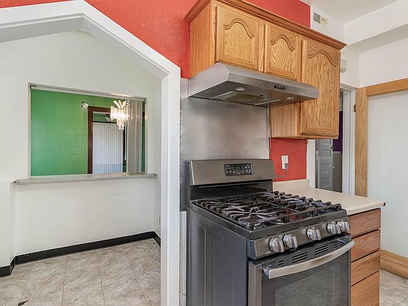 4th image of 1839 Irving Ave N #1