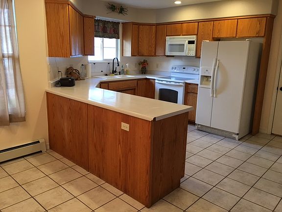 2nd image of 195 Applewood Dr