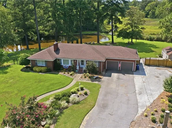 5225 Amherst Dr, Portsmouth, VA 23703