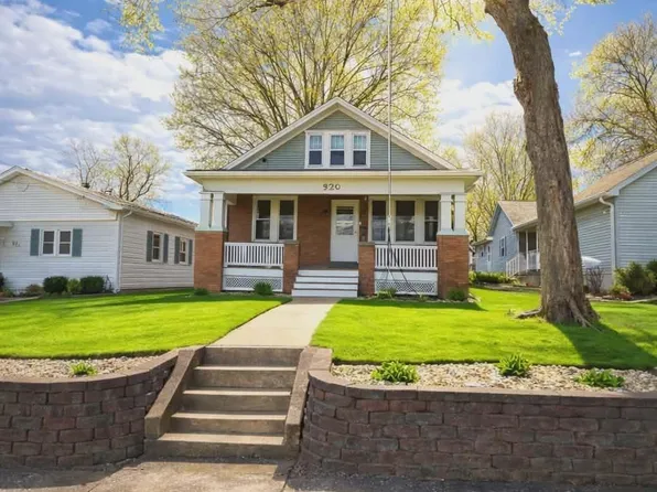 820 S 16th St, Quincy, IL 62301