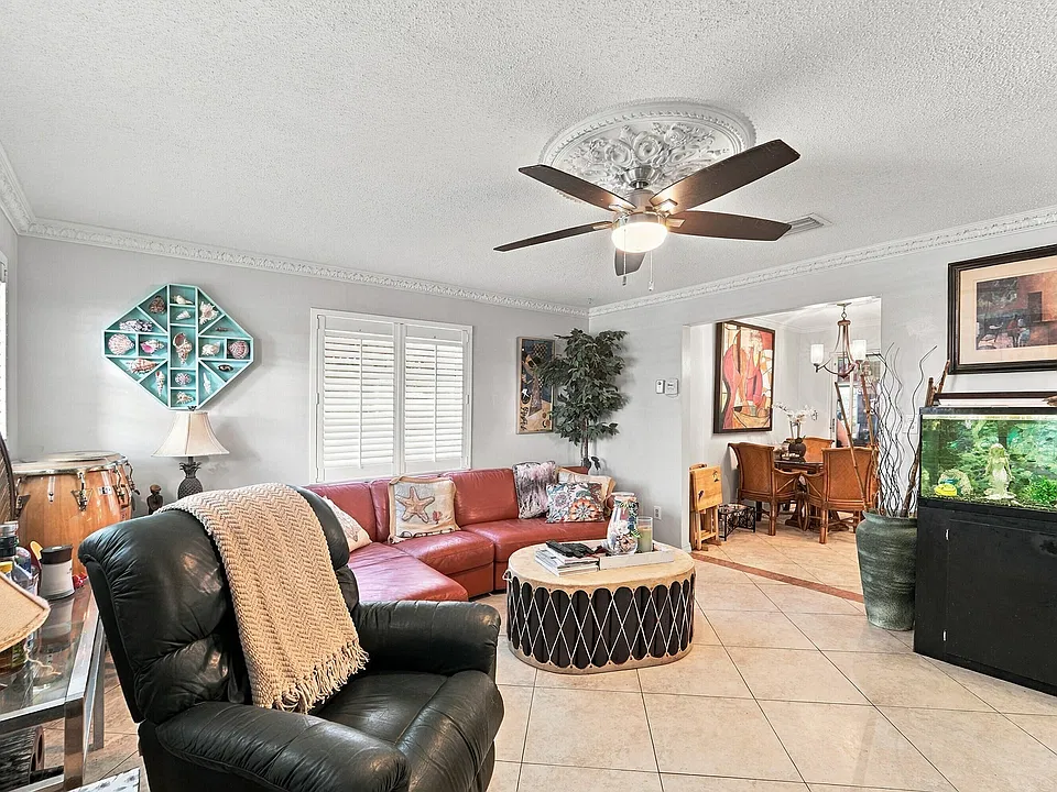 111 NW 25th Ct