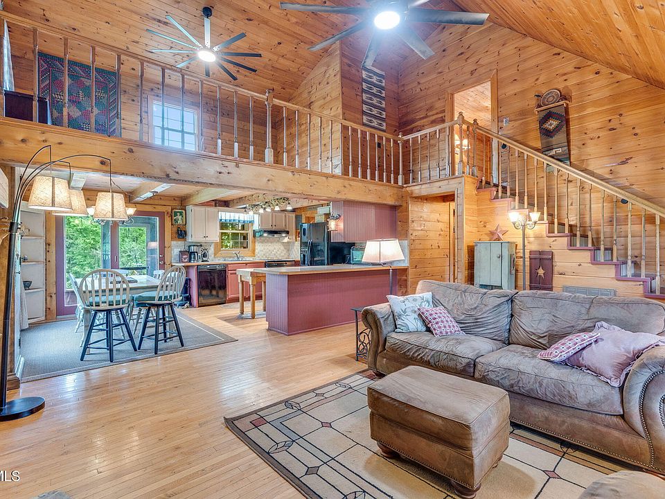 15th image of 147 Britton Ln
