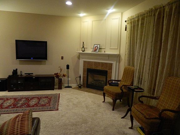 5th image of 1557 Yellowstone Dr