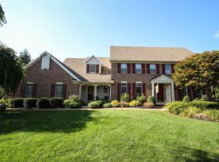 6 Chantilly Ln, Fairport, NY 14450