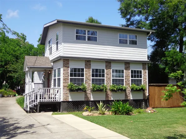 210 Fairfield St, La Porte, TX 77571