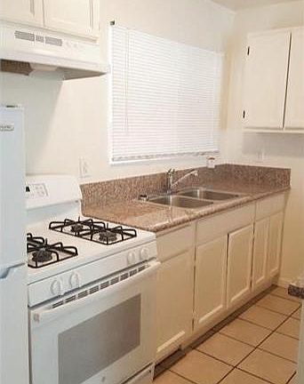 2nd image of 455 N Record Ave