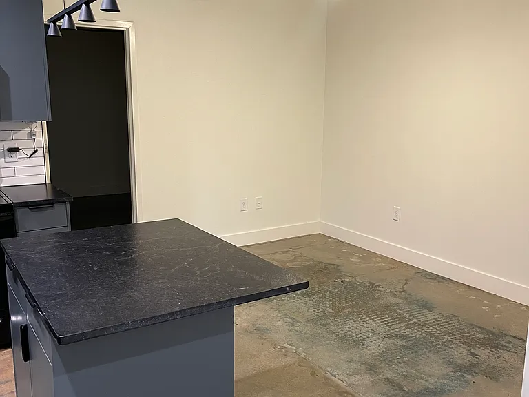 240 W Clayton St #202 — Photo 6