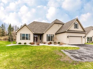 106 Gadwall Ln, Manlius, NY 13104