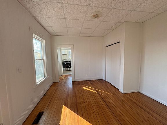 4th image of 402 E Wayne St #2