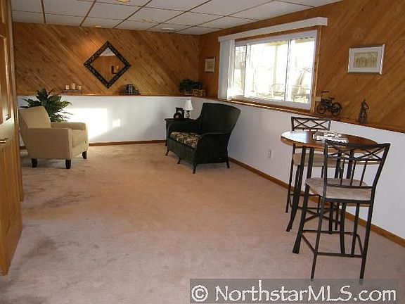3rd image of 6851 Utica Ln