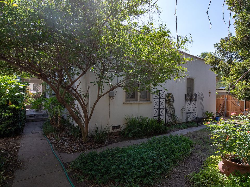 1st image of 18 1/2 W Cypress Ave