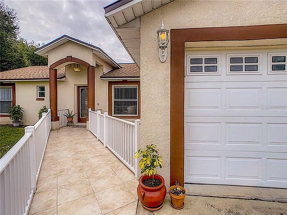 3rd image of 342 Betty Ln