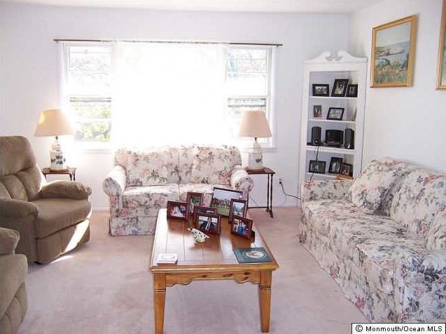 2nd image of 1206 Tuxedo Pl