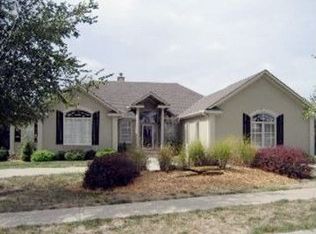 1502 Winchester Dr, Pleasant Hill, MO 64080