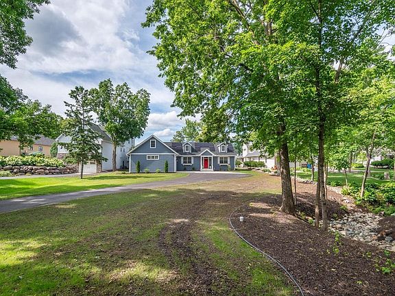 5th image of 732 Old Beach Ln