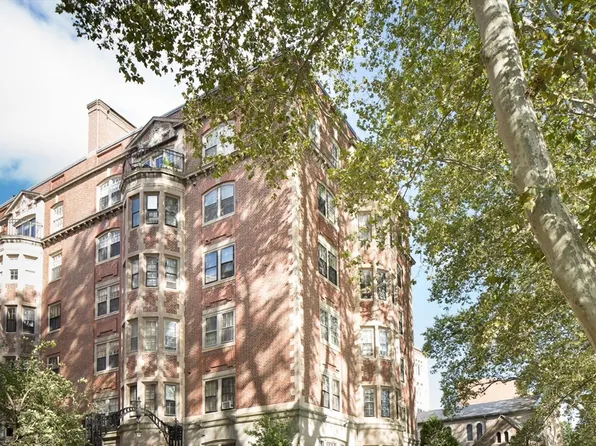 983 Memorial Dr APT 101, Cambridge, MA 02138