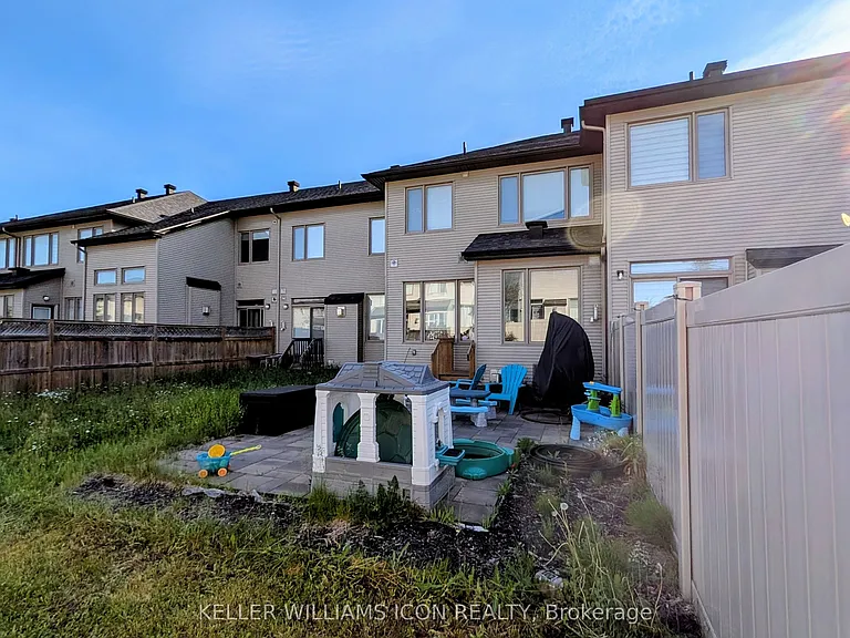 957 Fletcher Cir — Photo 24