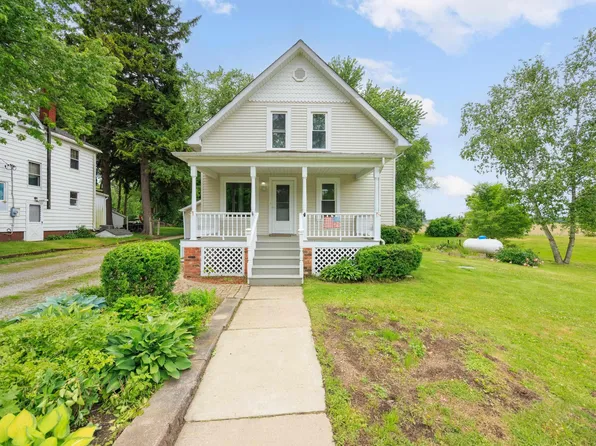 8609 Rattle Run Rd, Columbus, MI 48063