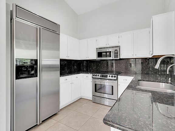 3rd image of 86 S Aspen Ct