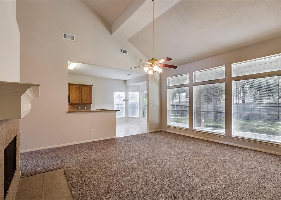 1st image of 722 Yawl Ct