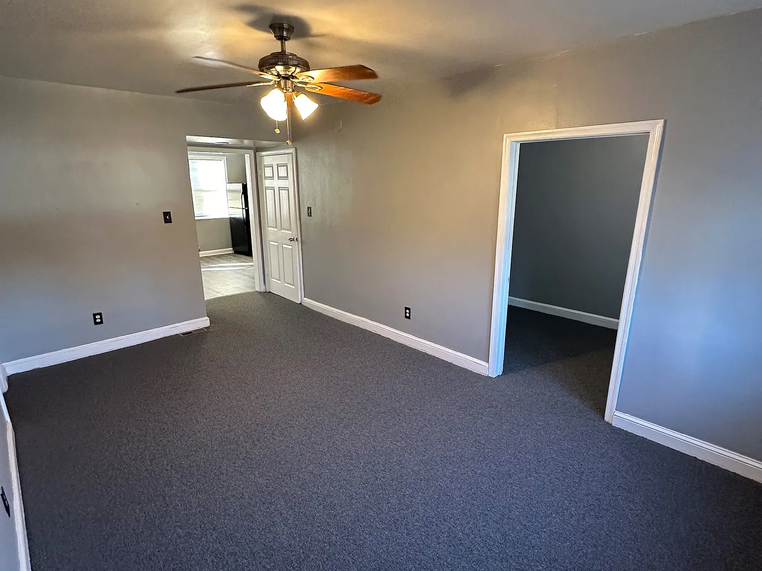 4 bed, 2.0 bath, $1,800 — Photo 3