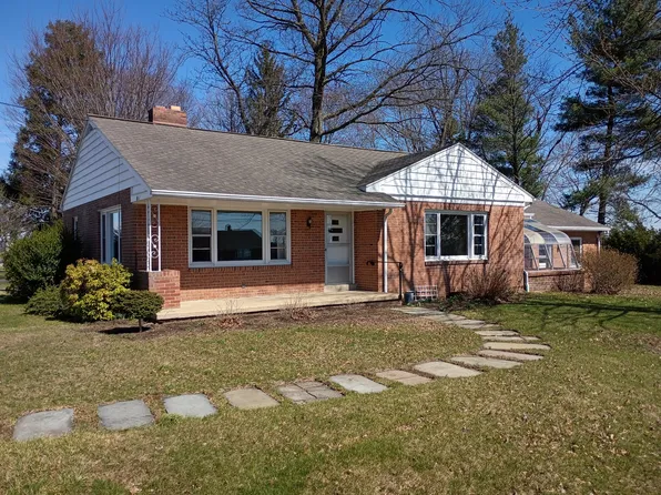 395 W Newport Rd, Lititz, PA 17543