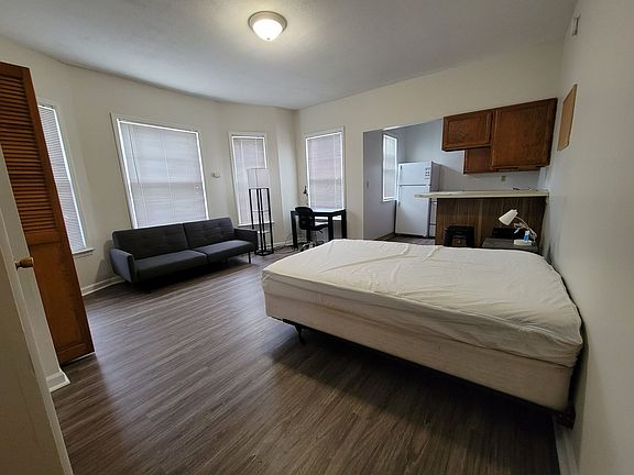 3rd image of 205 Comstock Ave APT 3