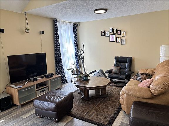 2nd image of 230 S Main St APT 4