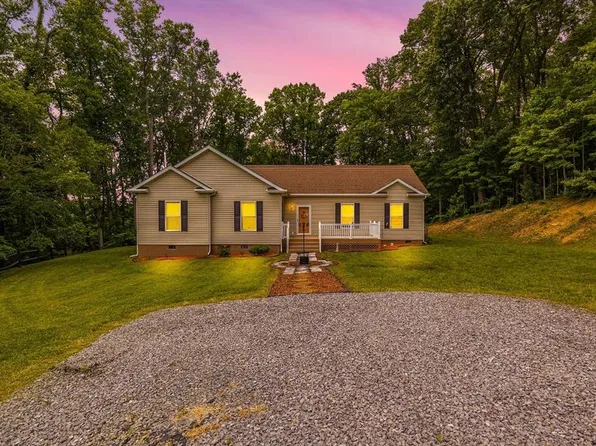 2027 E Hazel Mountain Rd, Dante, VA 24237