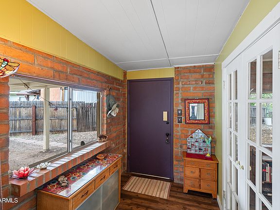 5th image of 402 SHEARD Drive