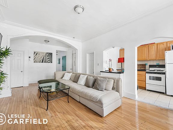 2nd image of 352 E 55th St #4AB