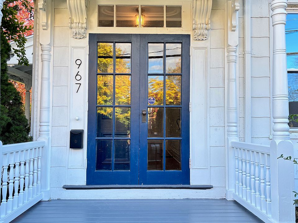 Entry - 967 Columbia Street, Hudson NY