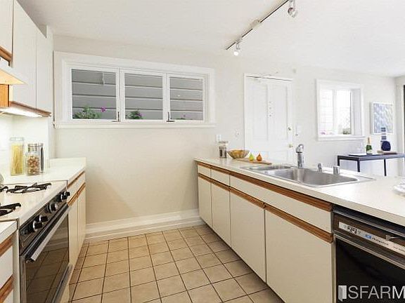 5th image of 1529 Beach St #A