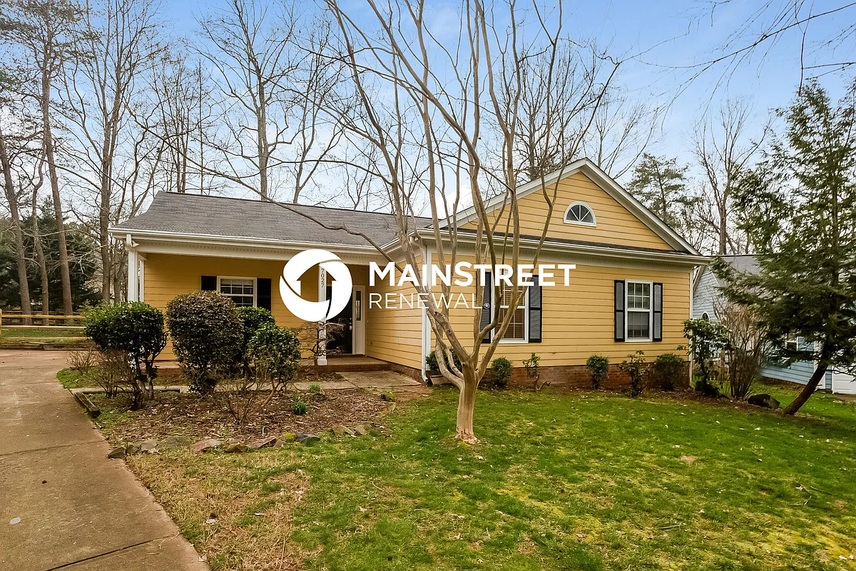 Front View - 7027 Passeres Ct